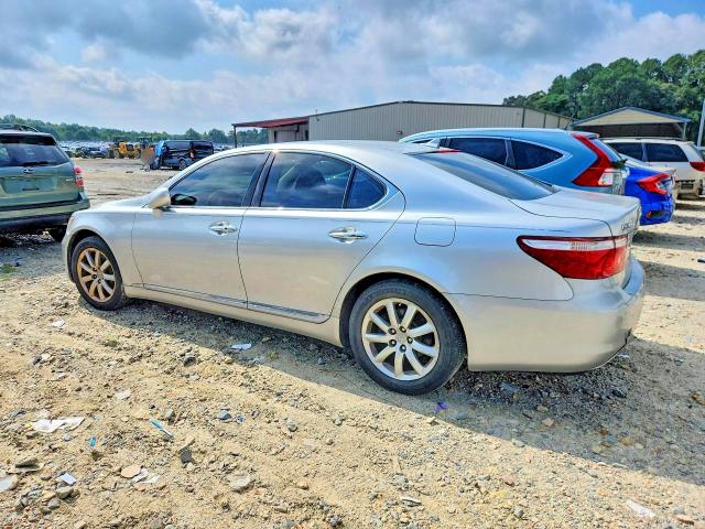 2007 Lexus LS 460 VIN JTHBL46F975050796 COPART salvage auction — NORMAL WEAR, DE - CERTIFICATE OF TITLE, sold $300 on 2026-09-10 (photo 2)