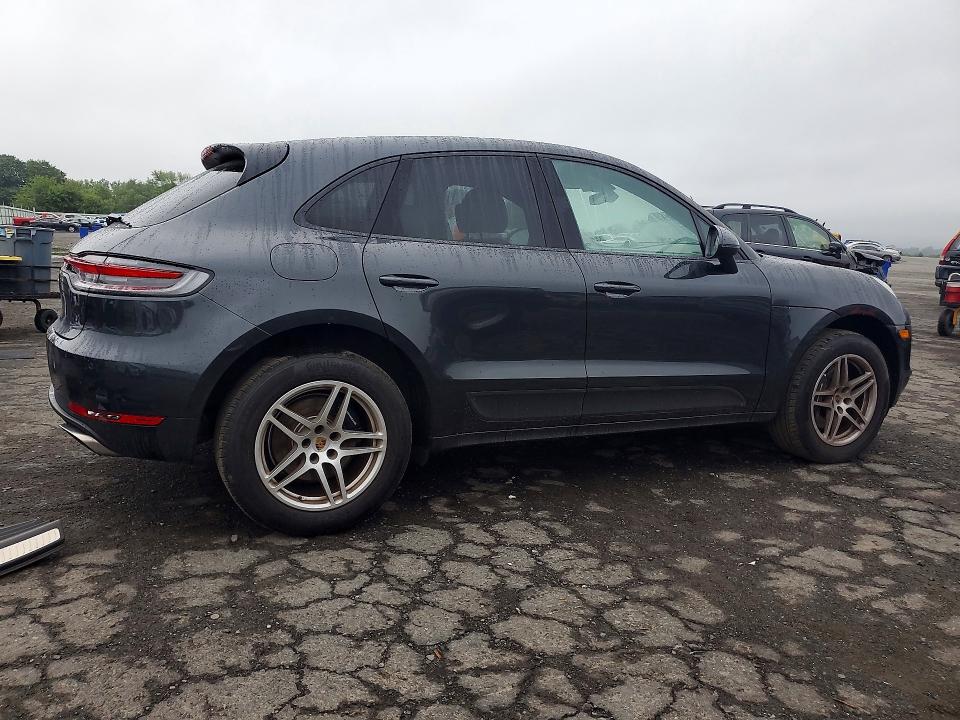 2021 Porsche Macan VIN WP1AA2A5XMLB06059 COPART salvage auction — WATER/FLOOD, PA - CERTIFICATE OF SALVAGE, sold $20,300 on 2026-09-11 (photo 3)