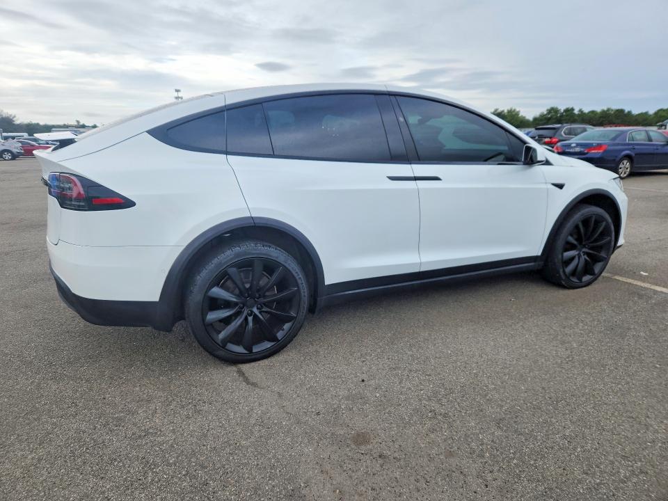 2023 Tesla Model x VIN 7SAXCDE55PF371154 COPART salvage auction — MINOR DENT/SCRATCHES, SD - CERT OF TITLE-SALVAGE, sold $10,700 on 2026-10-01 (photo 3)