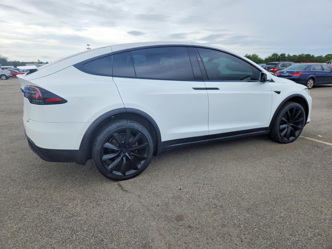 2023 Tesla Model x VIN 7SAXCDE55PF371154 COPART salvage auction — Minor Dent/Scratches, Ct - Clean Title, sold $28,250 on 2026-09-25 (photo 3)