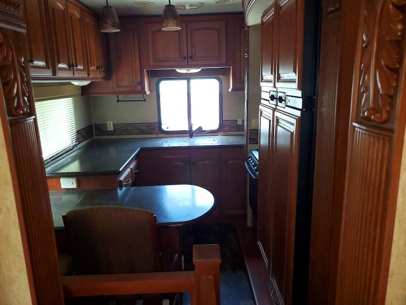2013 Heartland rv Big countr VIN 5SFBG392XDE252242 COPART salvage auction — SIDE, CT, sold $5,400 on 2026-09-08 (photo 9)
