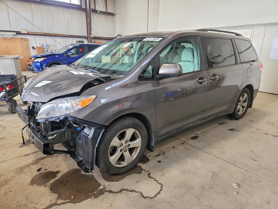 2013 Toyota Sienna VIN 5TDKK3DC0DS294088 — COPART salvage auction photo