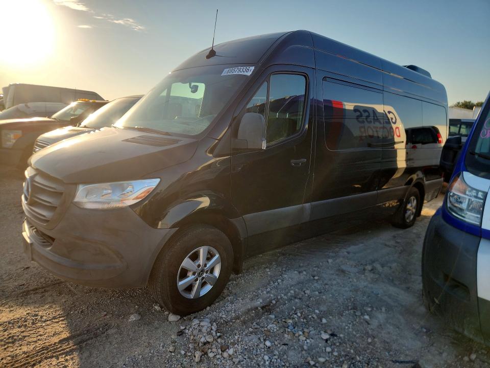2020 Mercedes-benz Sprinter VIN W1Z4EGHY0LT026646 COPART salvage auction — NORMAL WEAR, TX - CERTIFICATE OF TITLE, sold $37,250 on 2026-10-12 (photo 1)