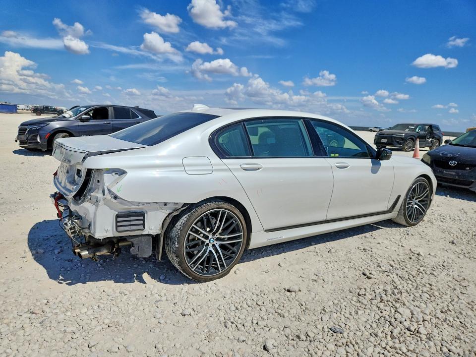 2018 BMW 7er VIN WBA7F0C58JGM23452 COPART salvage auction — REAR END, Salvage Title, sold $10,200 on 2026-10-01 (photo 3)
