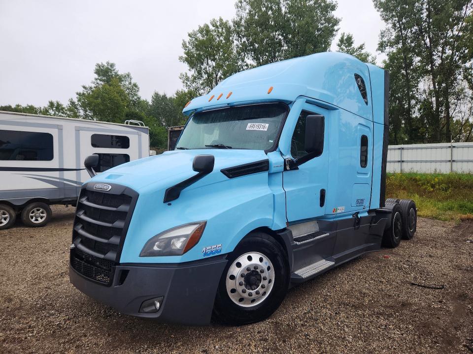 2023 Freightliner Cascadia VIN 3AKJHHDR4PSUM6033 — COPART salvage auction photo