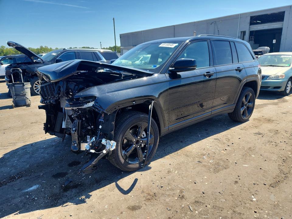 2025 Jeep Cherokee VIN 1C4RJHAG5SC305123 — COPART salvage auction photo