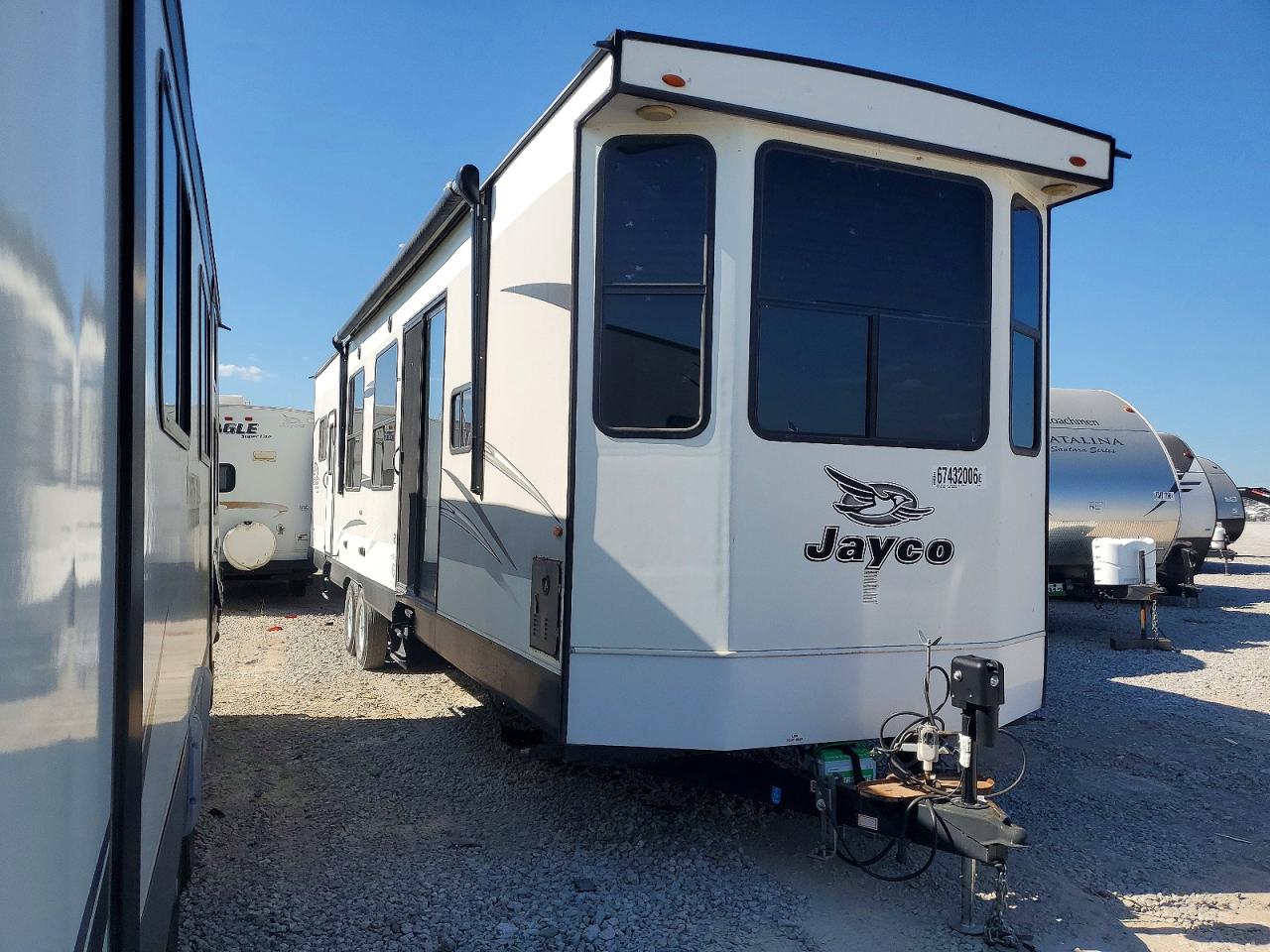 2017 VIN 1UJBJ0BV2H11K0077 COPART salvage auction — Hail, St - Salvage Title, sold $9,500 on 2026-09-24 (photo 1)