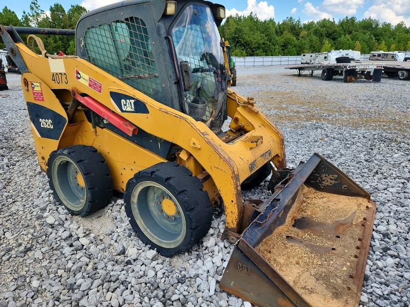 2011 Caterpillar 236d skid steer VIN CAT0262CJMST04073 COPART salvage auction — NORMAL WEAR, TN - BILL OF SALE, sold $7,100 on 2026-09-18 (photo 1)