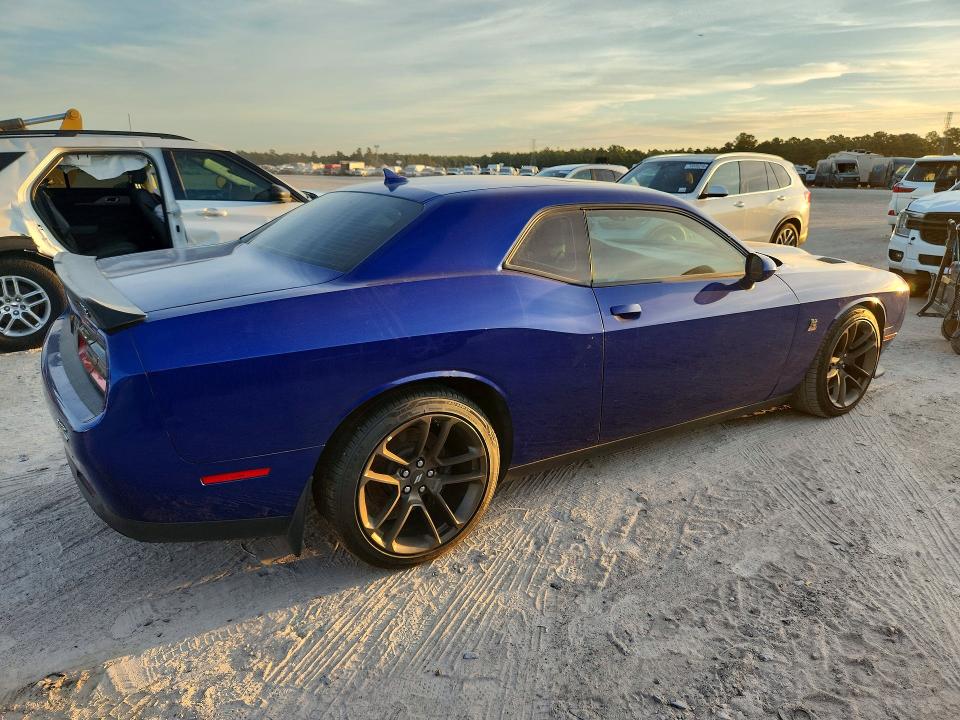 2020 Dodge Challenger VIN 2C3CDZFJ6LH183933 COPART salvage auction — WATER/FLOOD, Salvage Title, sold $11,100 on 2026-10-16 (photo 3)