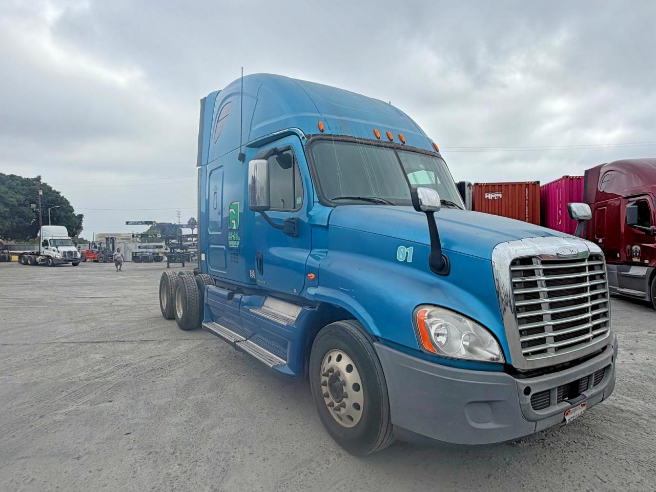 2012 Freightliner Cascadia VIN 1FUJGLDR6CSBE2508 — COPART salvage auction photo