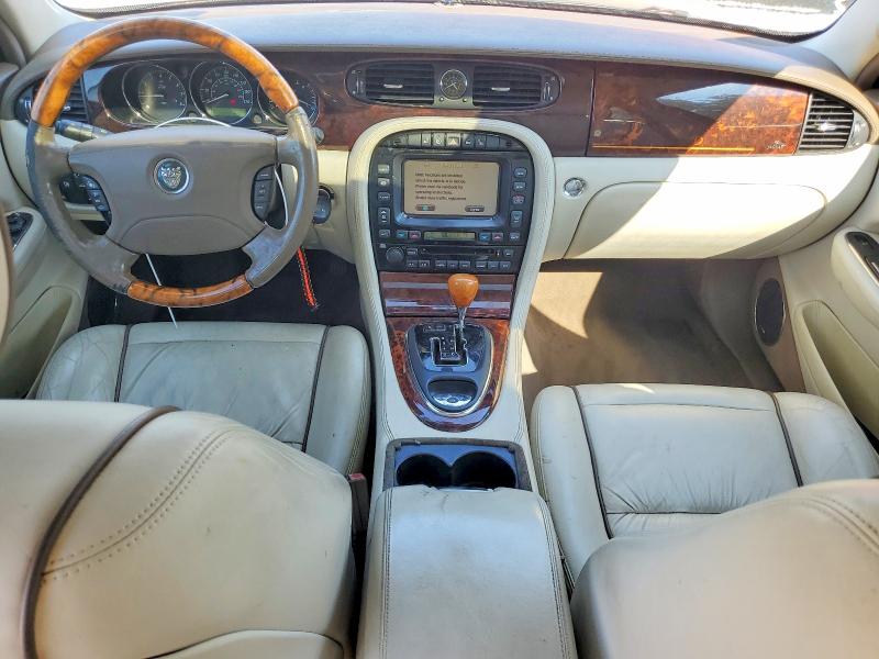2006 Jaguar Vandenplas VIN SAJWA82B46SG50519 COPART salvage auction — FRONT END, NC - SALVAGE CERTIFICATE OF TITLE (P), sold $550 on 2026-09-09 (photo 8)