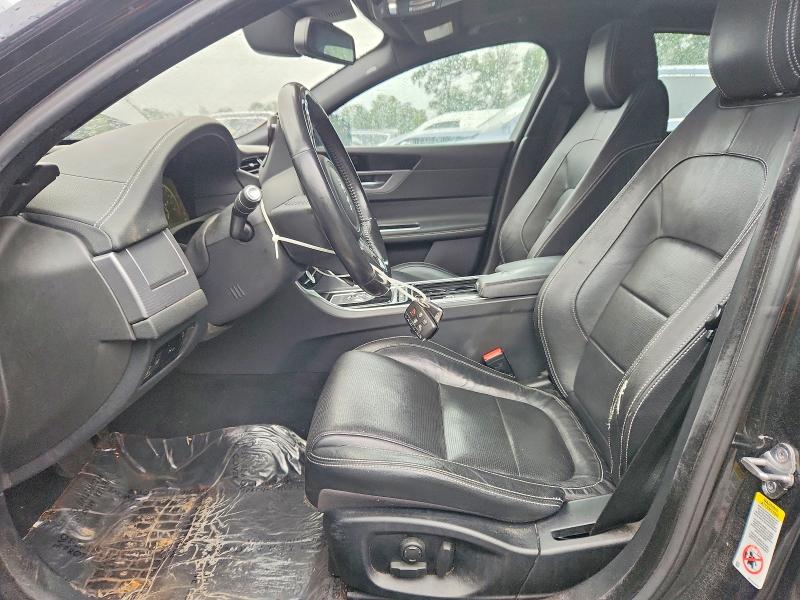 2017 Jaguar Xf VIN SAJBL4BV9HCY35106 COPART salvage auction — MINOR DENT/SCRATCHES, Salvage Title, sold $975 on 2026-10-02 (photo 7)