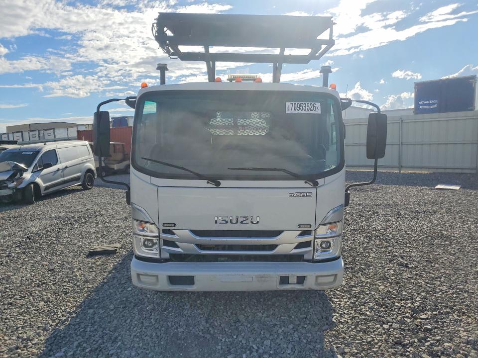 2023 Isuzu Npr VIN 54DC4W1D1PS203141 COPART salvage auction — SIDE, Salvage Title, sold $17,400 on 2026-10-08 (photo 5)