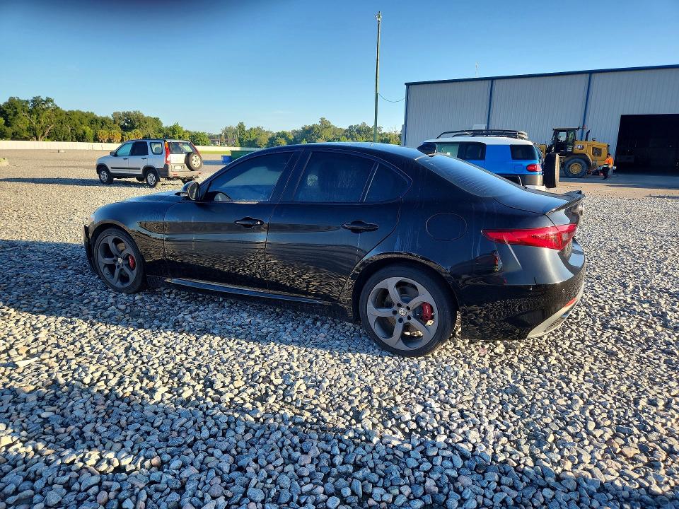 2017 Alfa romeo Giulia VIN ZARFAEBN8H7540654 COPART salvage auction — MINOR DENT/SCRATCHES, FL - CERTIFICATE OF TITLE, sold $5,800 on 2026-10-05 (photo 2)