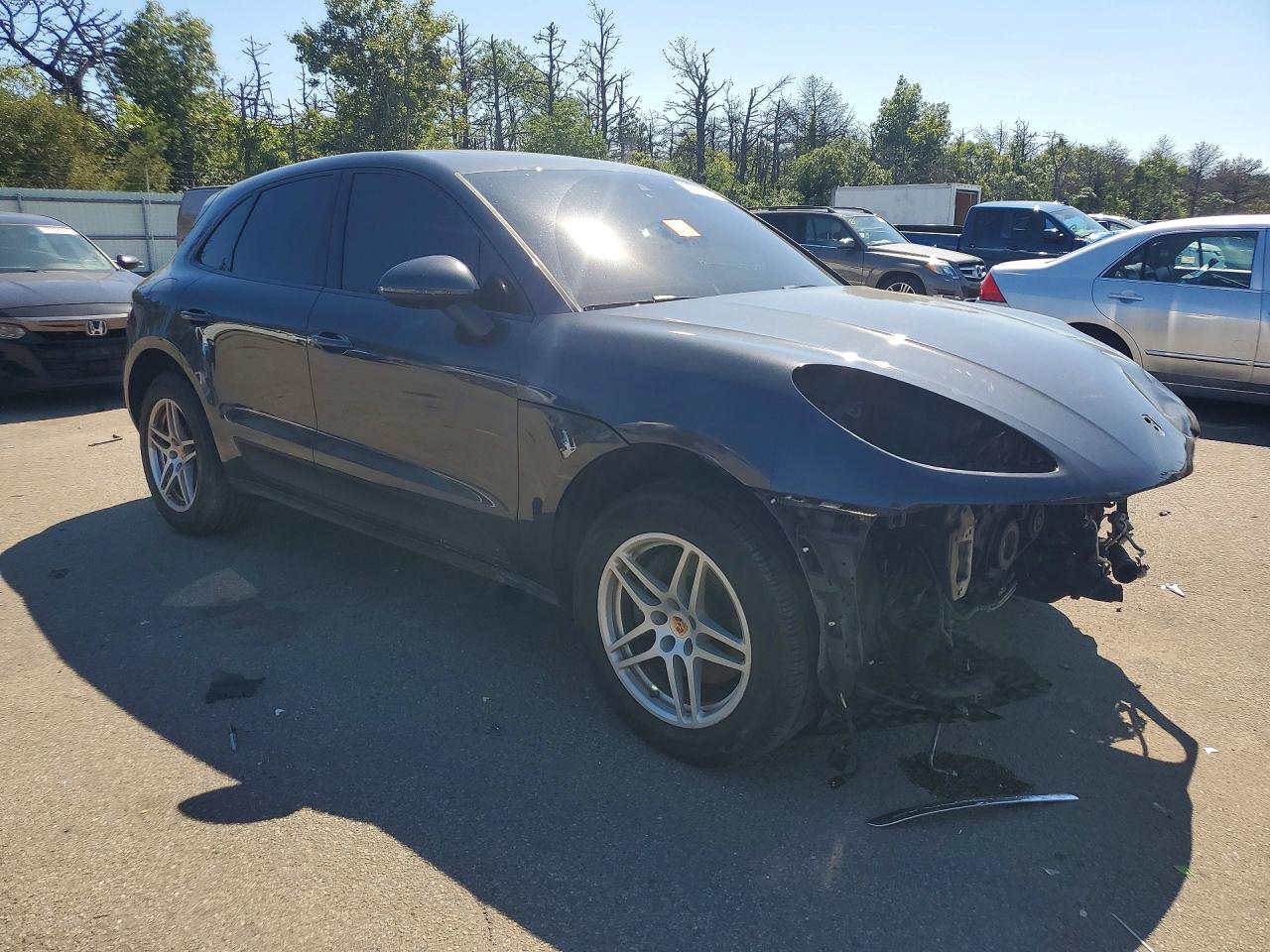 2017 Porsche Macan VIN WP1AA2A58HLB09354 COPART salvage auction — Front End, Ct - Clean Title, sold $2,800 on 2026-09-18 (photo 4)