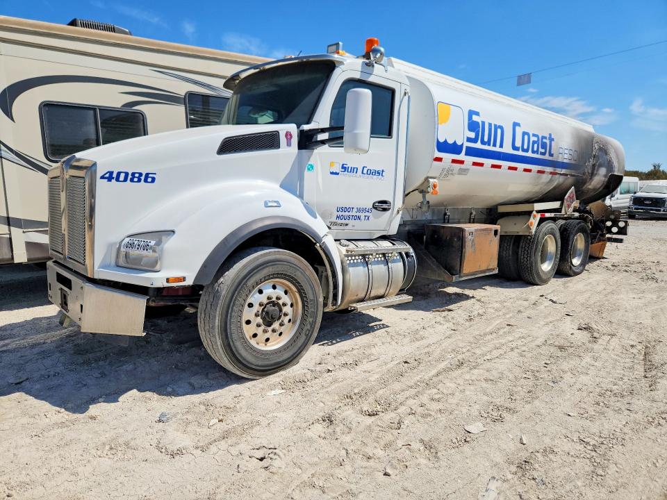 2019 Kenworth Construction VIN 1NKZL40X2KJ258289 — COPART salvage auction photo