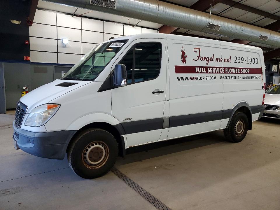 2013 Freightliner Sprinter VIN WDYPE7CCXD5785557 COPART salvage auction — MINOR DENT/SCRATCHES, CT - CERTIFICATE OF TITLE (P), sold $5,400 on 2026-10-06 (photo 1)
