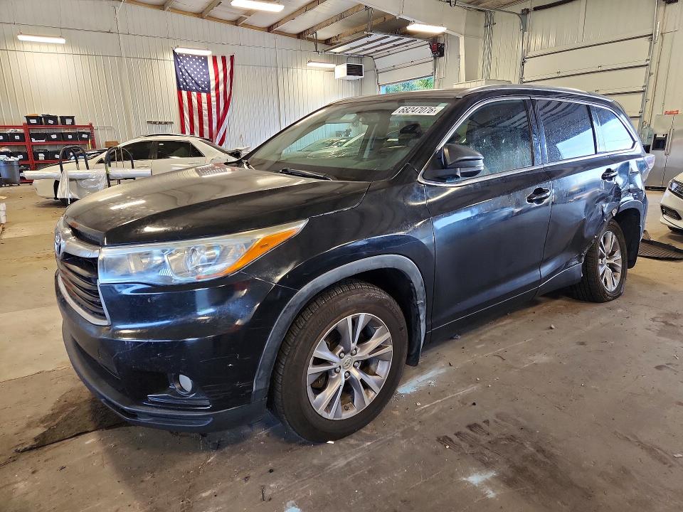 2015 Toyota Highlander VIN 5TDJKRFH2FS159155 — COPART salvage auction photo