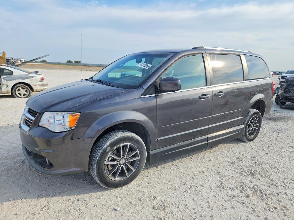 2017 Dodge Caravan VIN 2C4RDGCG4HR692696 — COPART salvage auction photo