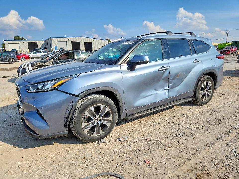 2020 Toyota Highlander VIN 5TDGZRAH2LS021513 — COPART salvage auction photo