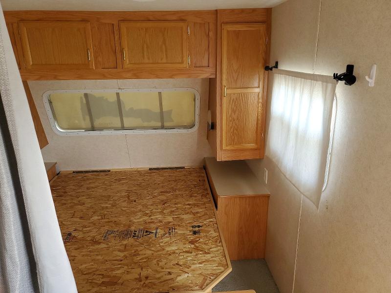 2003 Jay Jayco VIN 1UJBJ02N031EF0386 COPART salvage auction — REAR END, UT - SALVAGE CERTIFICATE, sold $1,000 on 2026-09-18 (photo 5)