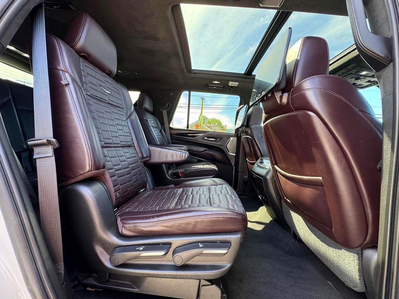 2021 Cadillac Escalade VIN 1GYS4GKLXMR226068 COPART salvage auction — Normal Wear, TX - CERTIFICATE OF TITLE (P), sold $32,750 on 2026-10-02 (photo 6)