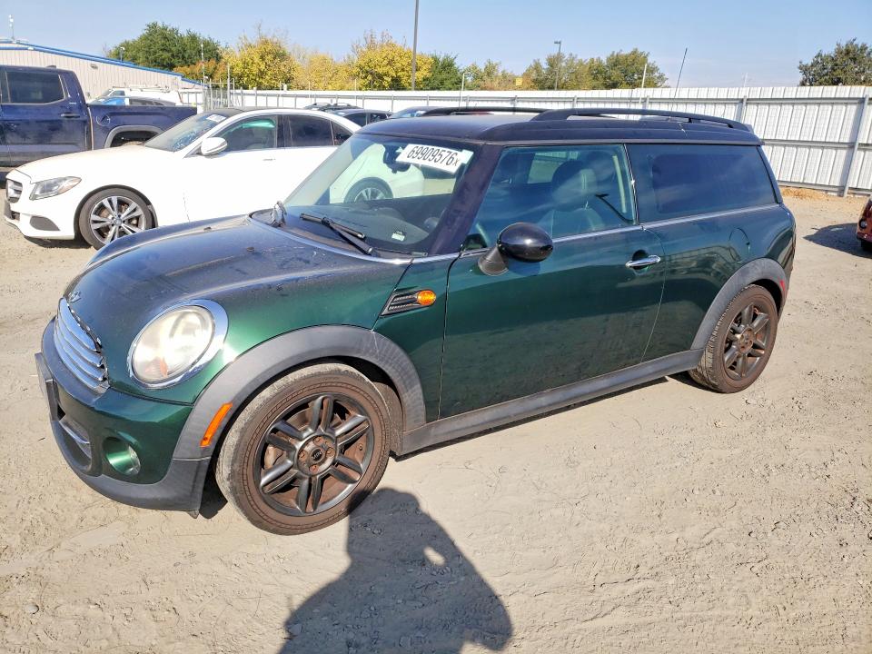 2011 Mini Cooper clubman VIN WMWZF3C54BTX82199 COPART salvage auction — NORMAL WEAR, CA - DIS/DLR/EXP ONLY CLEAN TITLE, sold $300 on 2026-10-01 (photo 1)