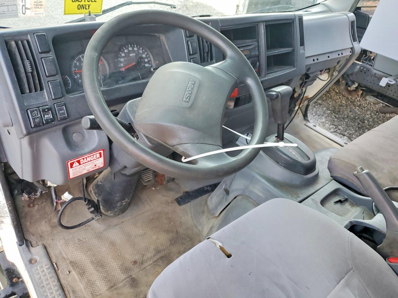 2016 Isuzu Npr Hd VIN 54DC4W1B8GS806456 COPART salvage auction — Stripped, PA - CERT OF TITLE, sold $1,550 on 2026-10-09 (photo 8)