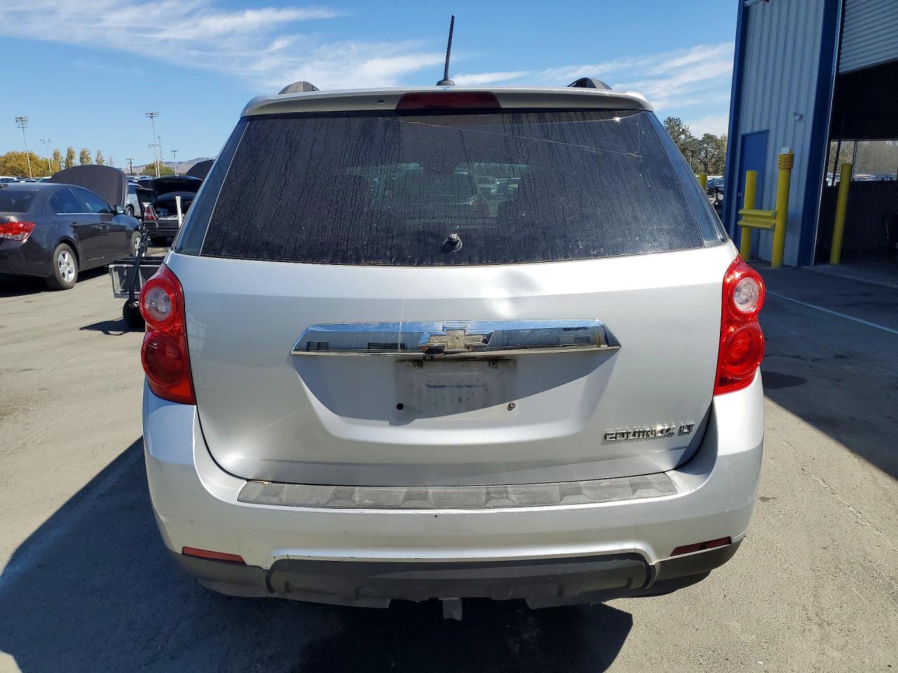 2015 Chevrolet Equinox VIN 2GNALBEK8F6109881 COPART salvage auction — Side, CA - DIS/DLR/EXP ONLY CLEAN TITLE, sold $900 on 2026-09-26 (photo 6)