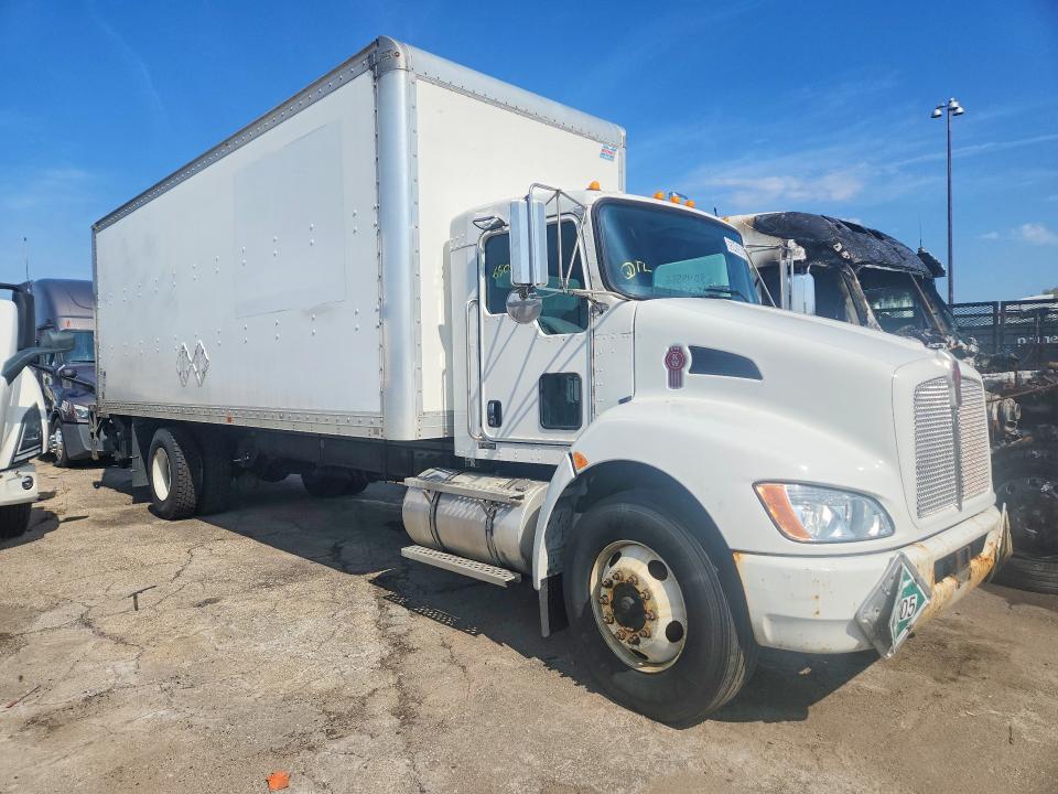 2020 Kenworth T300 VIN 2NKHHM6X2LM401837 COPART salvage auction — MINOR DENT/SCRATCHES, VA - CERTIFICATE OF TITLE, sold $3,150 on 2026-09-08 (photo 4)