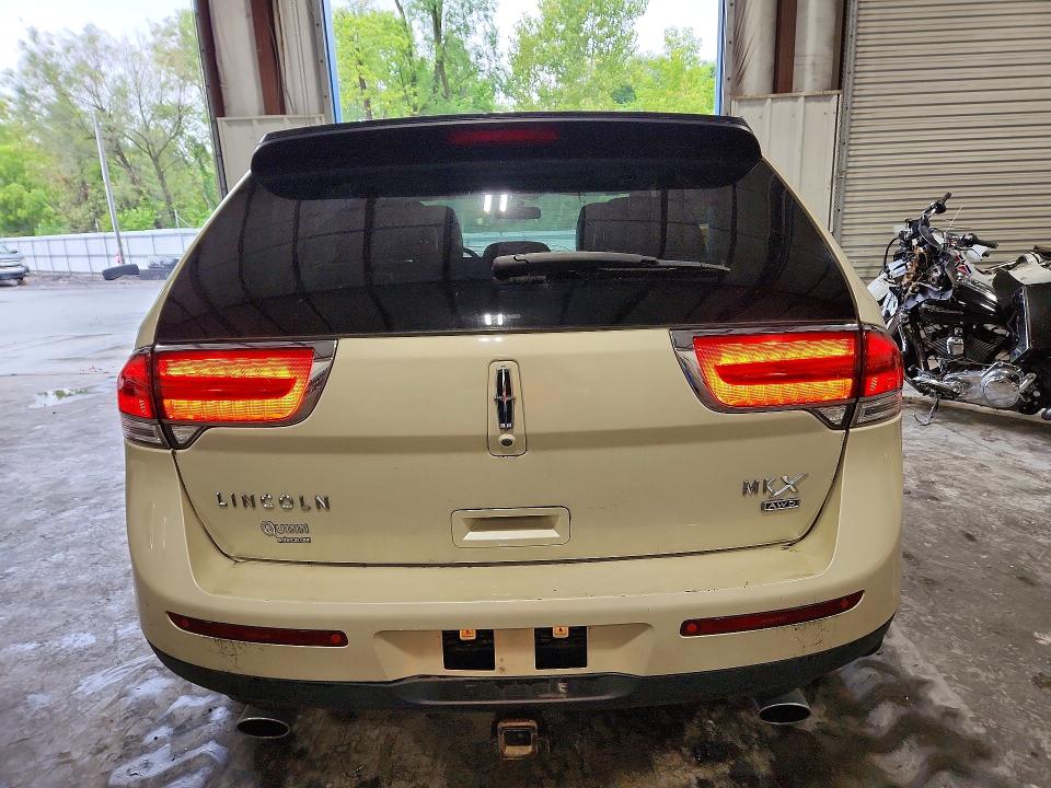 2014 Lincoln Mkx VIN 2LMDJ8JK0EBL17263 COPART salvage auction — NORMAL WEAR, NY - CERTIFICATE OF TITLE, sold $1,875 on 2026-09-23 (photo 6)