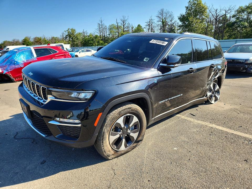 2023 Jeep Cherokee VIN 1C4RJYB60PC626189 — COPART salvage auction photo