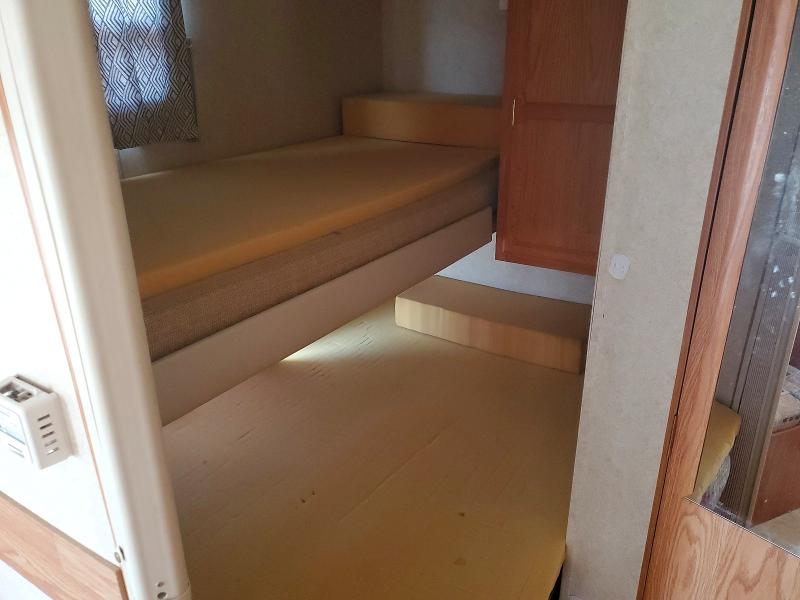 2003 Jay Jayco VIN 1UJBJ02N031EF0386 COPART salvage auction — REAR END, UT - SALVAGE CERTIFICATE, sold $1,000 on 2026-09-18 (photo 6)
