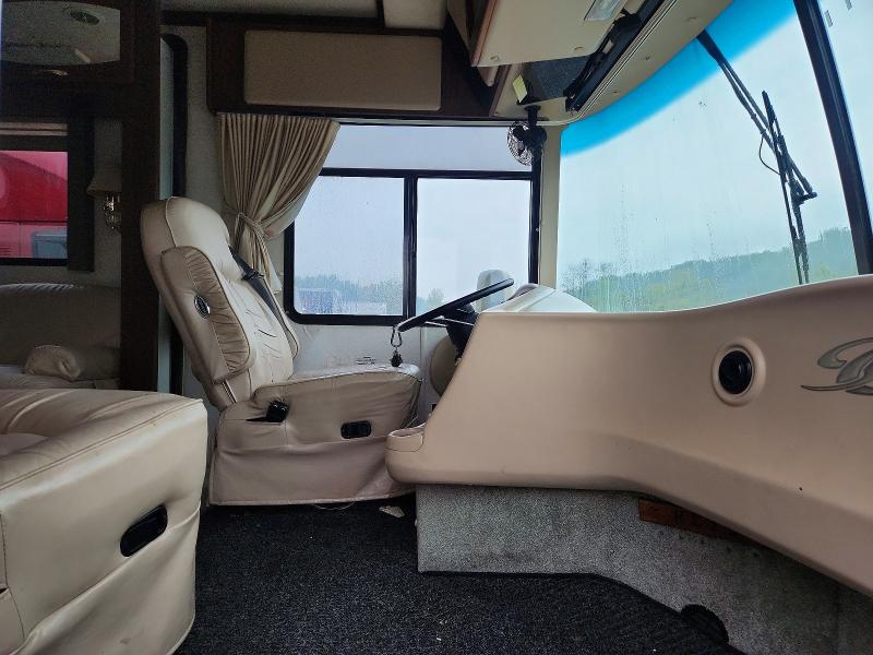 2000 Coachman VIN 4UZ6XJCA9YCG46193 COPART salvage auction — NORMAL WEAR, NY - CERTIFICATE OF TITLE, sold $5,900 on 2026-09-22 (photo 5)