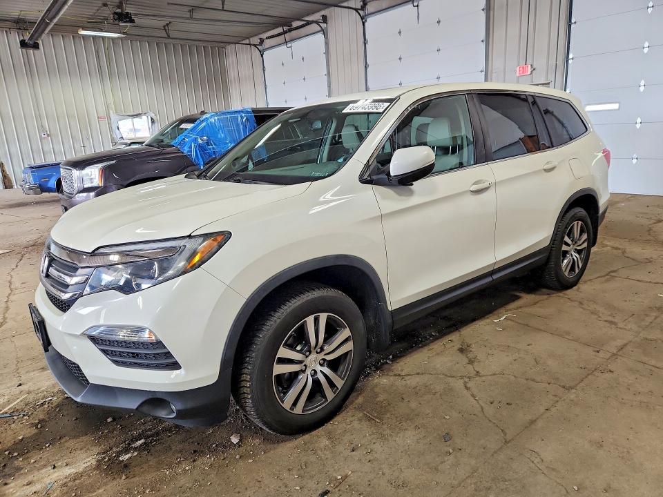 2017 Honda Pilot VIN 5FNYF6H50HB061494 — COPART salvage auction photo
