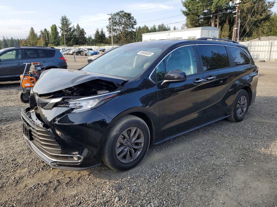 2023 Toyota Sienna VIN 5TDYRKEC4PS173602 — COPART salvage auction photo