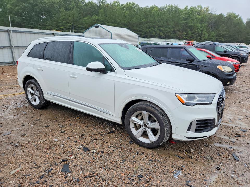 2021 Audi Q7 VIN WA1AXAF78MD033556 COPART salvage auction — MINOR DENT/SCRATCHES, VA - CERTIFICATE OF TITLE (P), sold $15,300 on 2026-10-01 (photo 4)