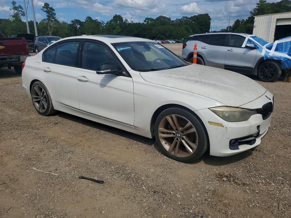 2012 BMW 3er VIN WBA3A5C5XCF342049 COPART salvage auction — MECHANICAL, LA - CERTIFICATE OF TITLE, sold $0 on 2026-09-16 (photo 4)
