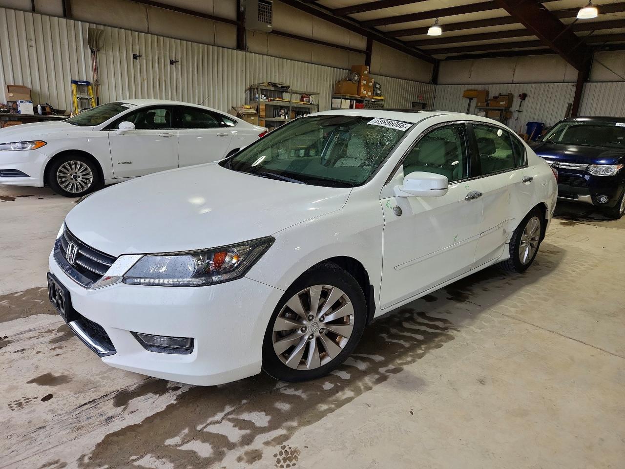 2015 Honda Accord VIN 1HGCR2F89FA271610 — COPART salvage auction photo