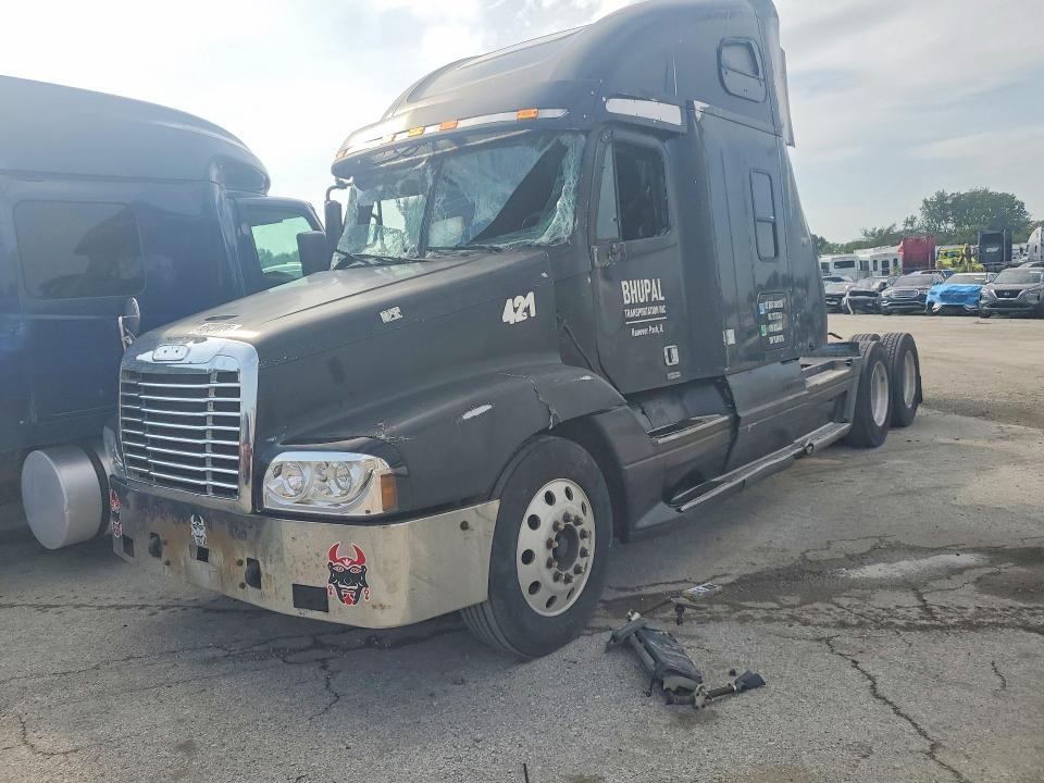 2000 Freightliner Flc120 VIN 1FUYSSZB5YLB91076 — COPART salvage auction photo