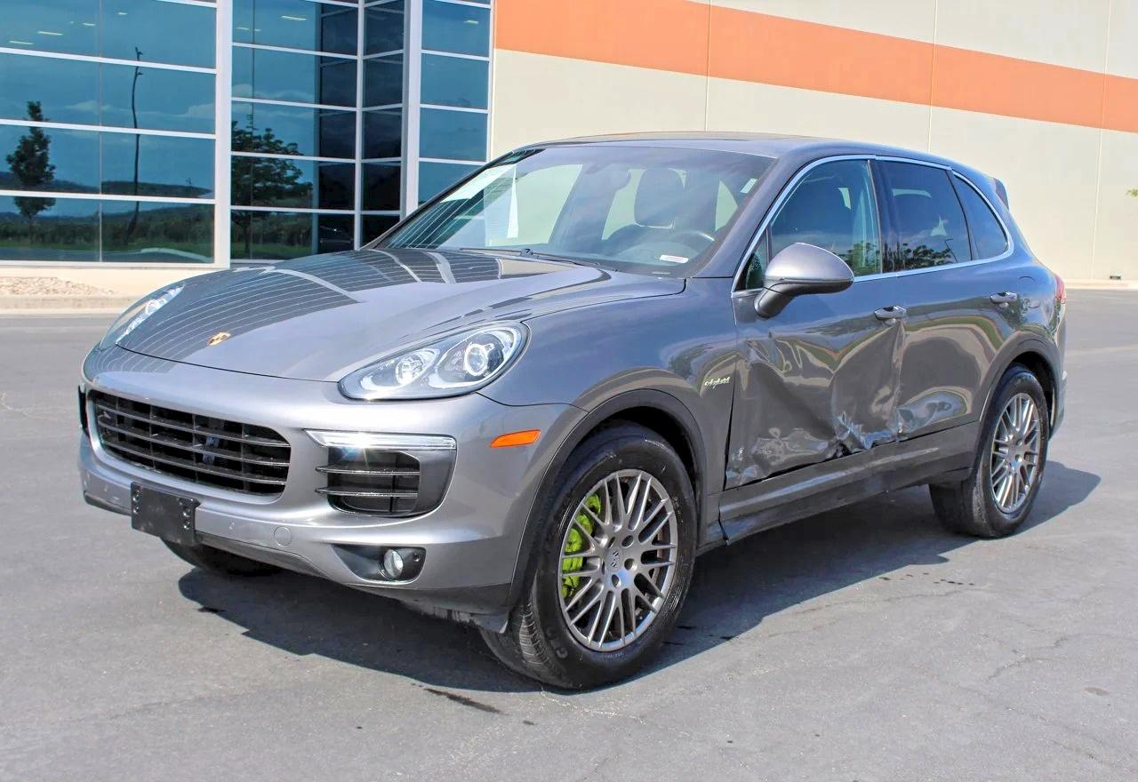 2015 Porsche Cayenne VIN WP1AE2A29FLA52010 COPART salvage auction — All Over, CO - SALVAGE TITLE (P), sold $9,500 on 2026-10-13 (photo 2)