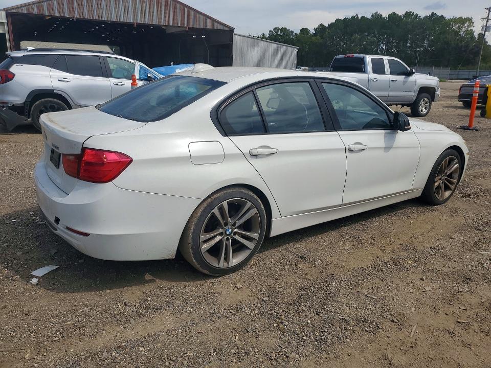 2012 BMW 3er VIN WBA3A5C5XCF342049 COPART salvage auction — MECHANICAL, LA - CERTIFICATE OF TITLE, sold $0 on 2026-09-16 (photo 3)