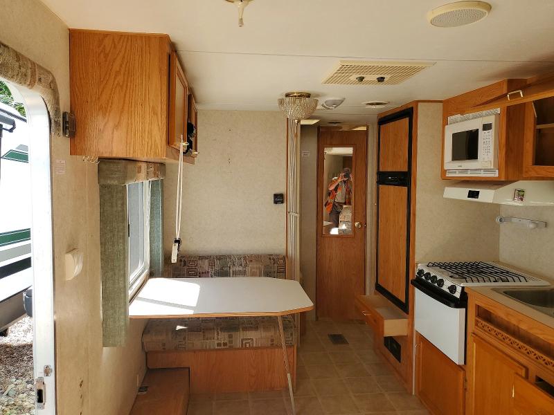 2003 Jayc Trailers VIN 1UJBJ02N031EF0162 COPART salvage auction — WATER/FLOOD, MA - CERT OF TITLE-RECONSTRCTD FLD, sold $90 on 2026-09-15 (photo 6)