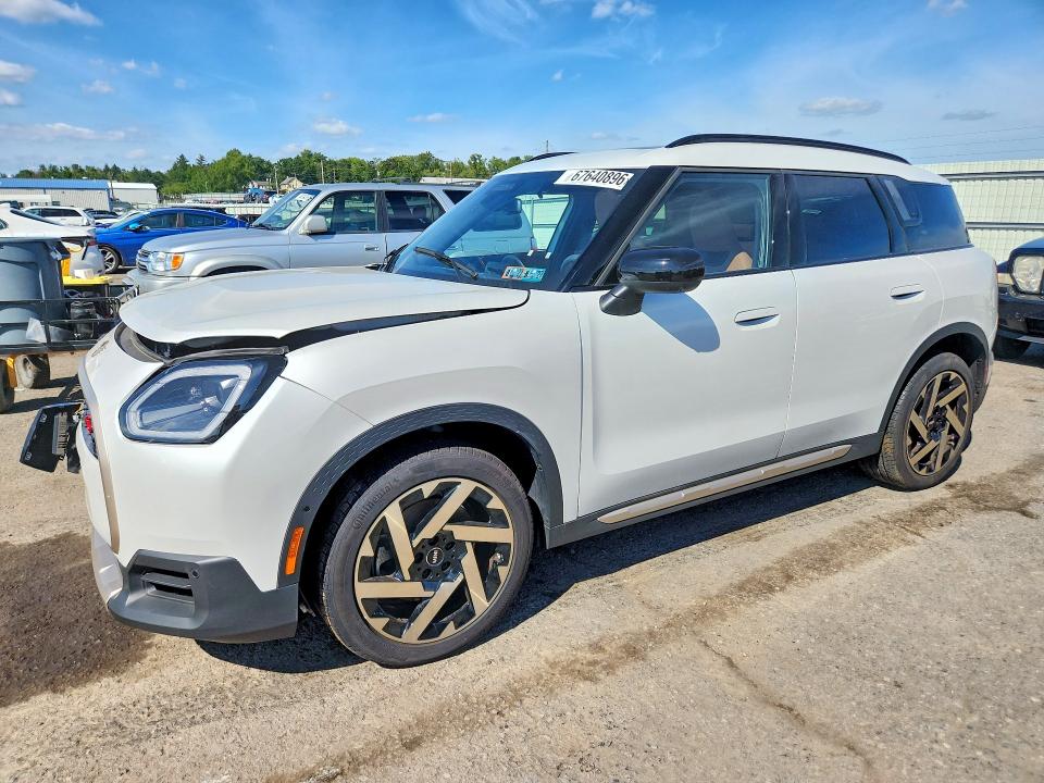2025 Mini Cooper VIN WMZ23GA02S7R28068 — COPART salvage auction photo