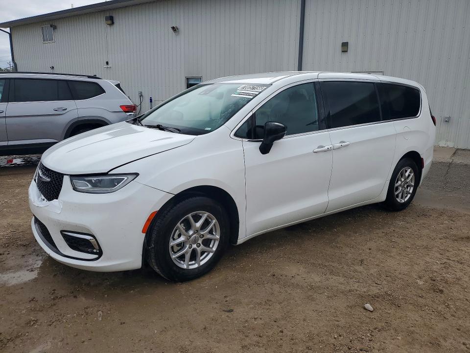 2025 Chrysler Pacifica VIN 2C4RC1BG7SR555325 — COPART salvage auction photo