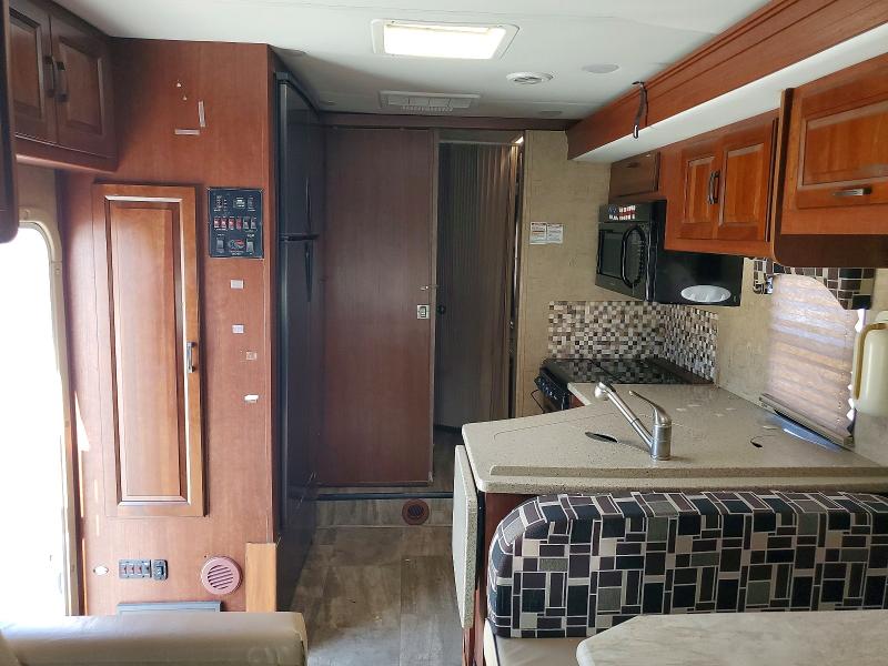 2015 Forester Recreational vehicle (rv) VIN 1FDXE4FS9EDB07964 COPART salvage auction — MINOR DENT/SCRATCHES, NC - SALVAGE CERTIFICATE OF TITLE, sold $12,300 on 2026-10-08 (photo 6)