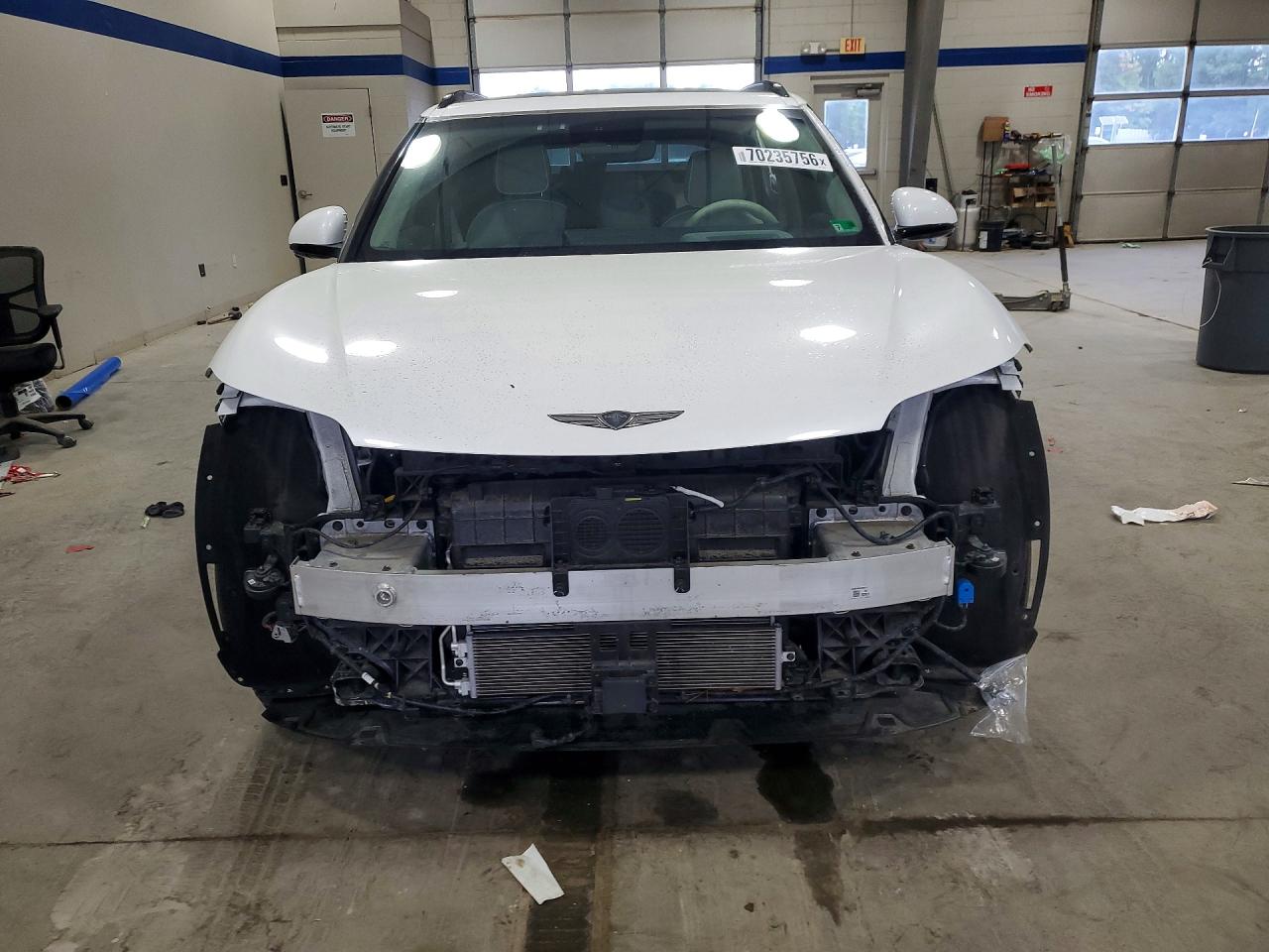 2023 Genesis GV60 VIN KMUKCDTC7PU014412 COPART salvage auction — Rear End, VA - CERTIFICATE OF TITLE, sold $8,000 on 2026-10-09 (photo 5)