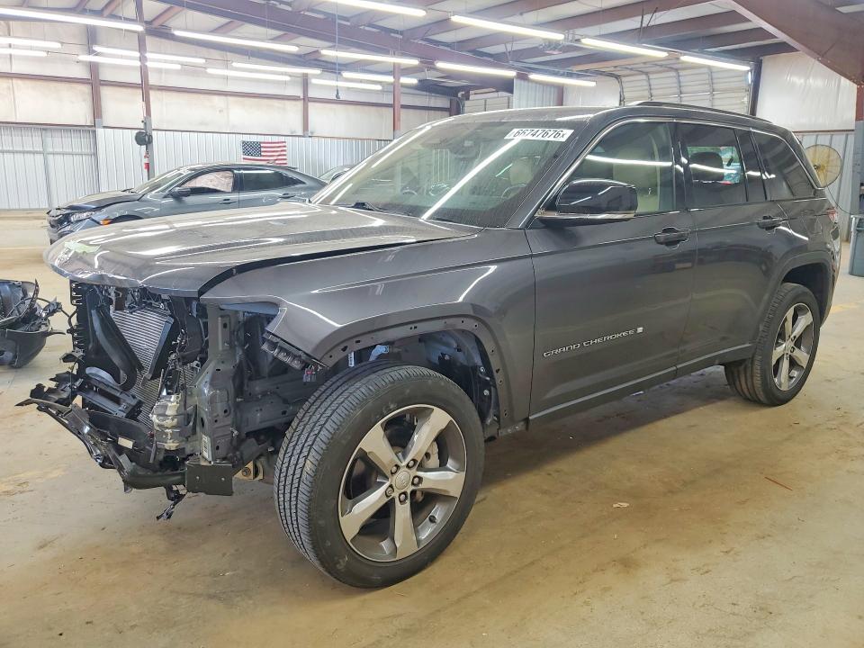 2022 Jeep Cherokee VIN 1C4RJGBG6N8596618 — COPART salvage auction photo