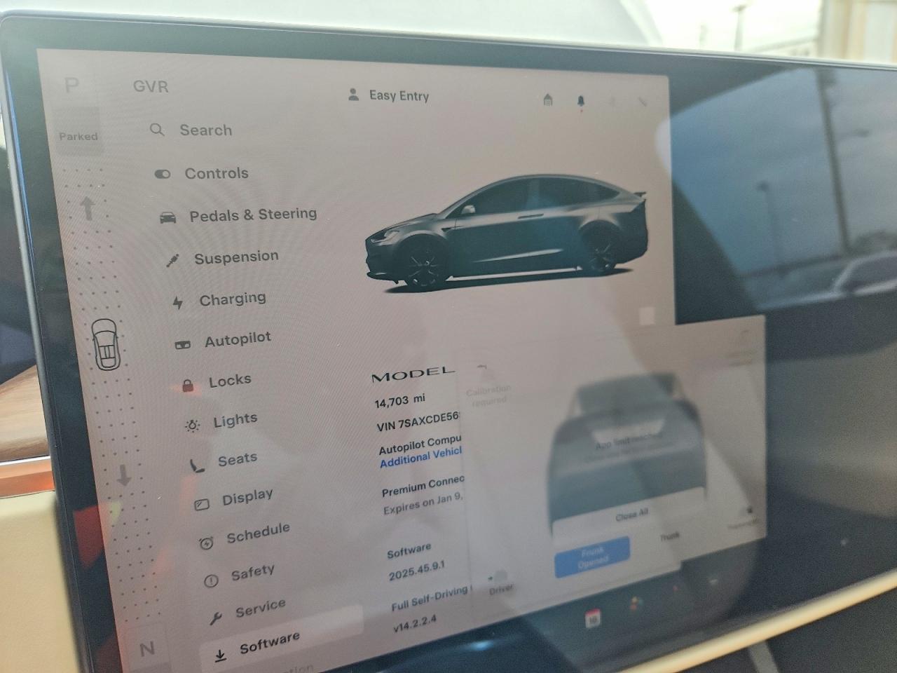 2025 Tesla Model X VIN 7SAXCDE56SF463608 COPART salvage auction — Front End, Sd - Salvage Title, sold $30,500 on 2026-09-21 (photo 9)