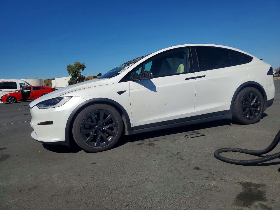 2022 Tesla Model x VIN 7SAXCAE50NF354774 — COPART salvage auction photo